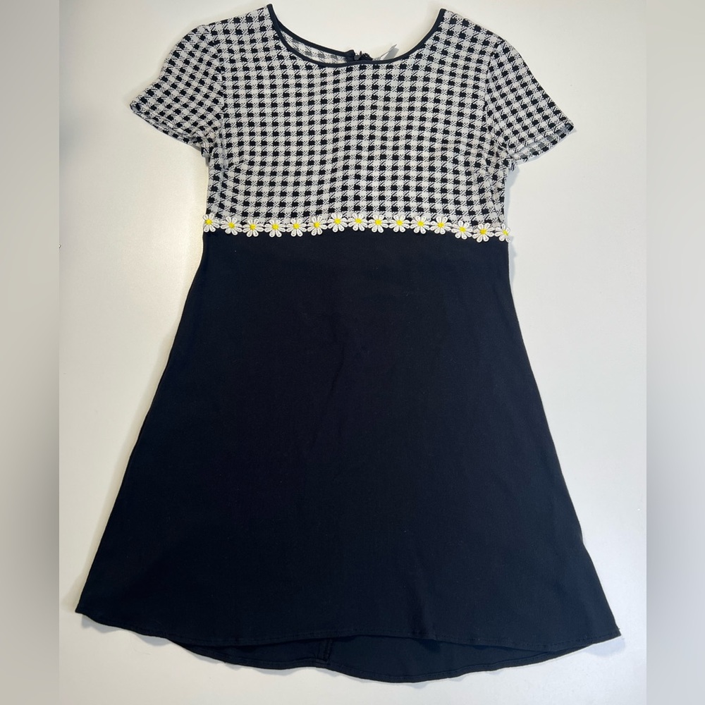 Urban Outfitters Daisy Floral Mini Dress Size Medium - Picture 2 of 16